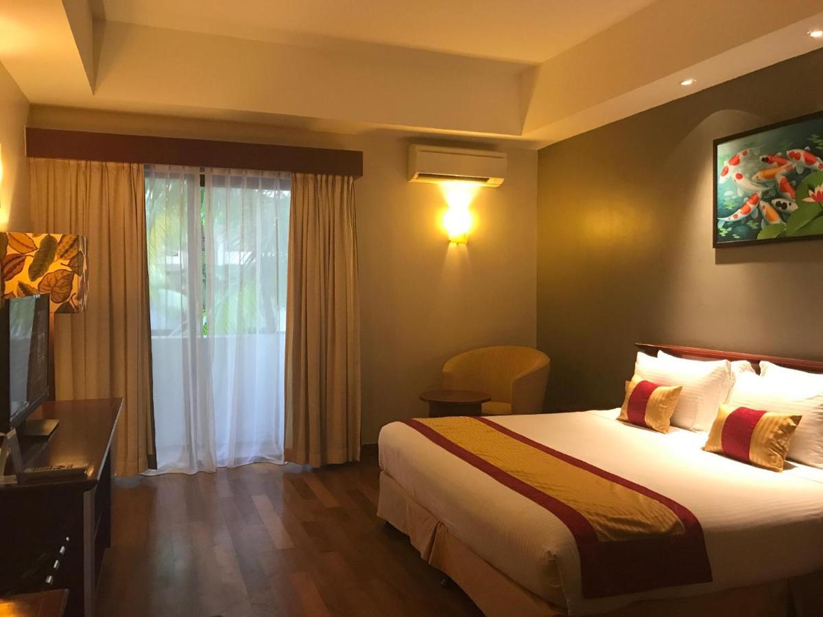 Pulai Springs Resort Official Skudai Esterno foto