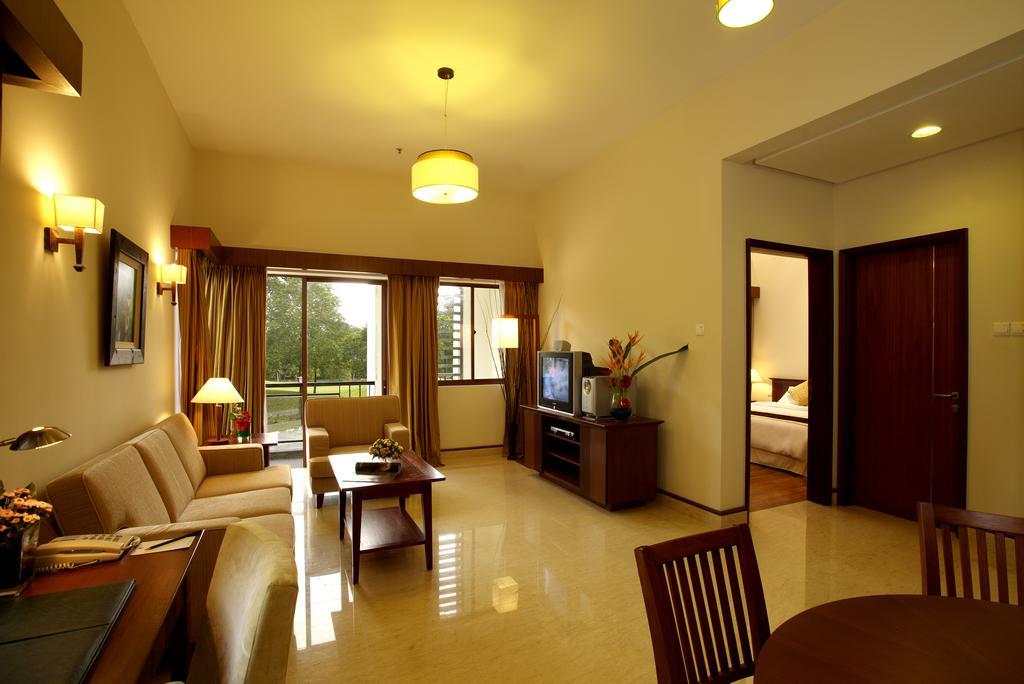 Pulai Springs Resort Official Skudai Esterno foto